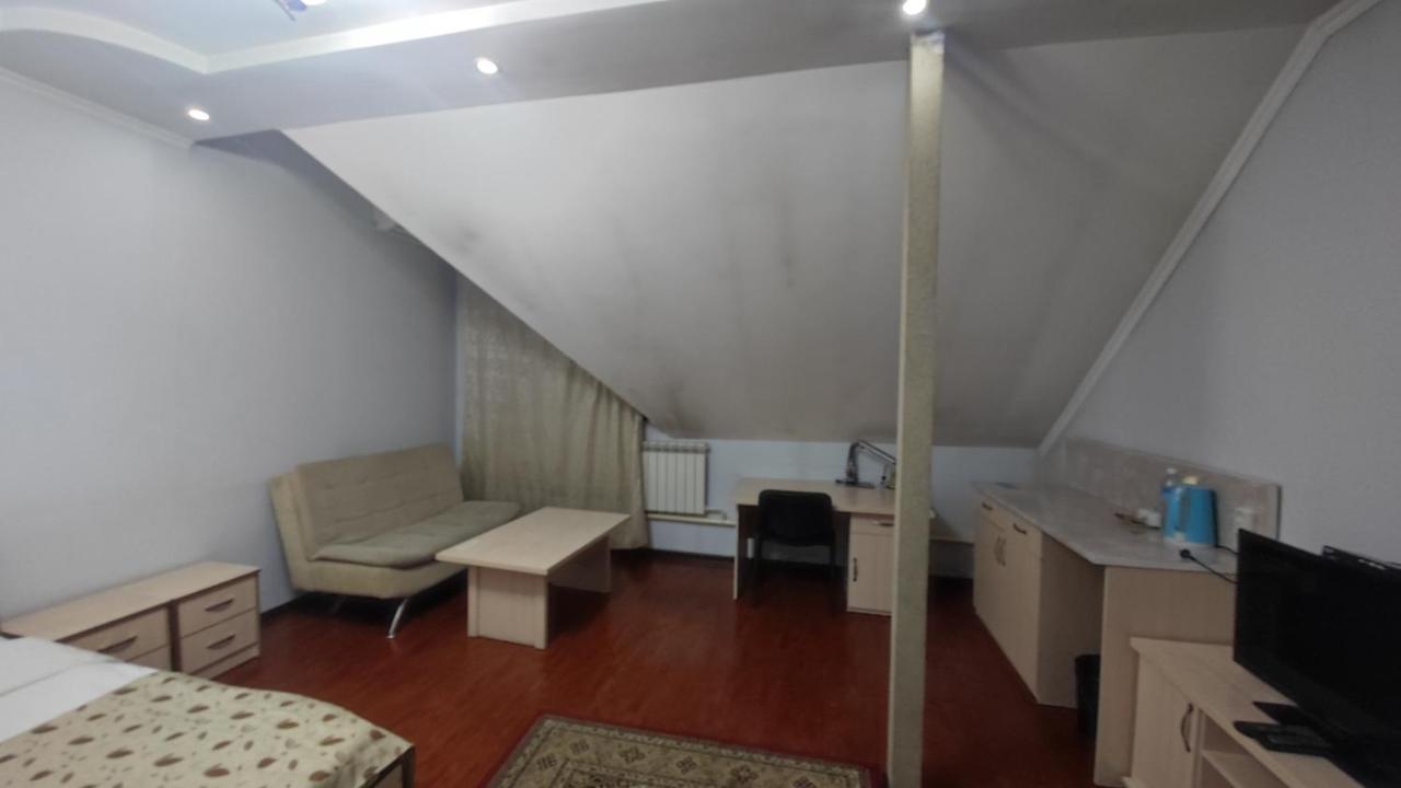 Bishkek Villa Hotel Ngoại thất bức ảnh