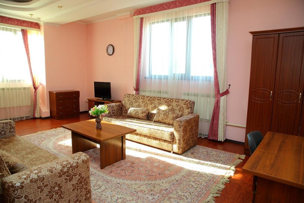 Bishkek Villa Hotel Ngoại thất bức ảnh