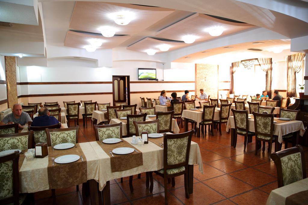 Bishkek Villa Hotel Ngoại thất bức ảnh