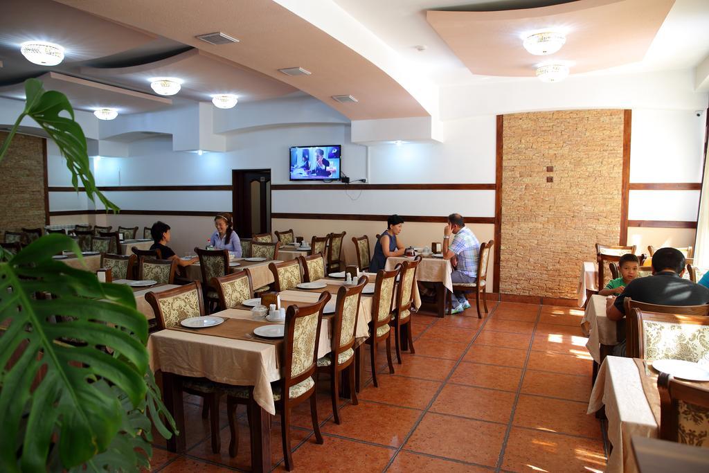 Bishkek Villa Hotel Ngoại thất bức ảnh