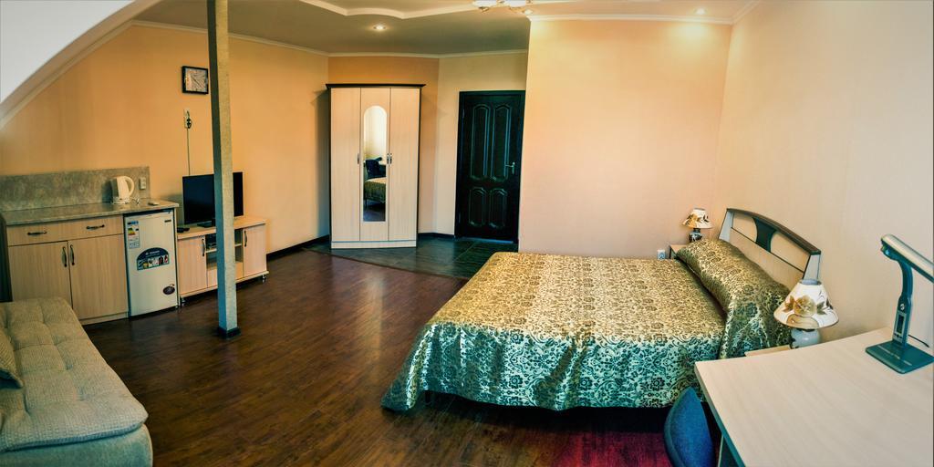 Bishkek Villa Hotel Ngoại thất bức ảnh